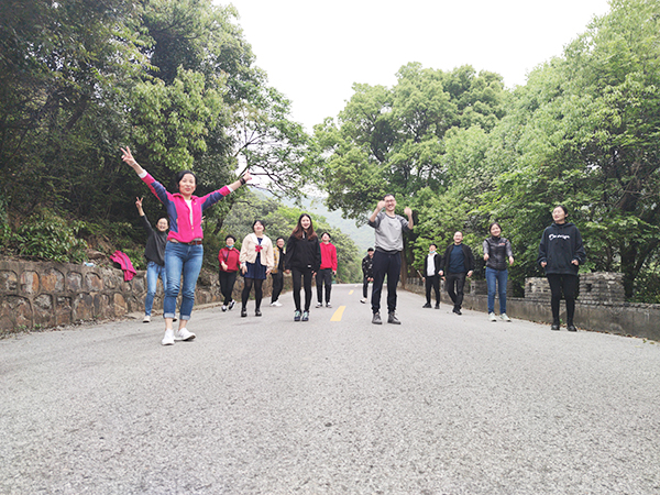 j9九游会环保营销团队西山缥缈峰户外拓展旅游活动之旅