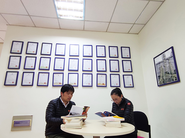 世界读书日，j9九游会环保号召大家一起学习阅读