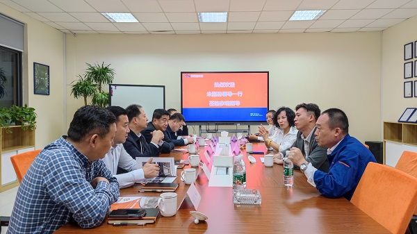 米脂县领导一行走进j9九游会，深入探讨废水零排放