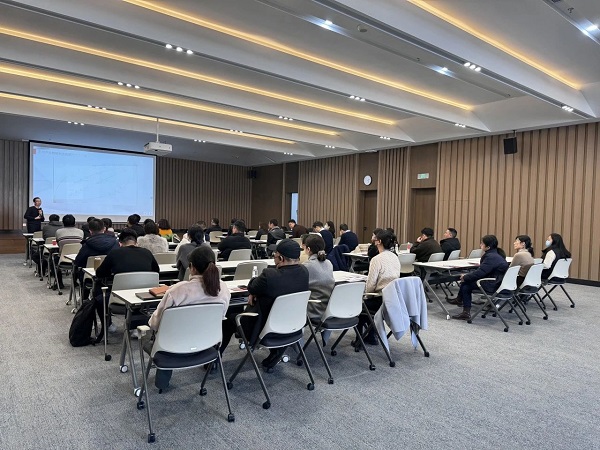 j9九游会走进江苏北人，共同探讨制造业转型升级